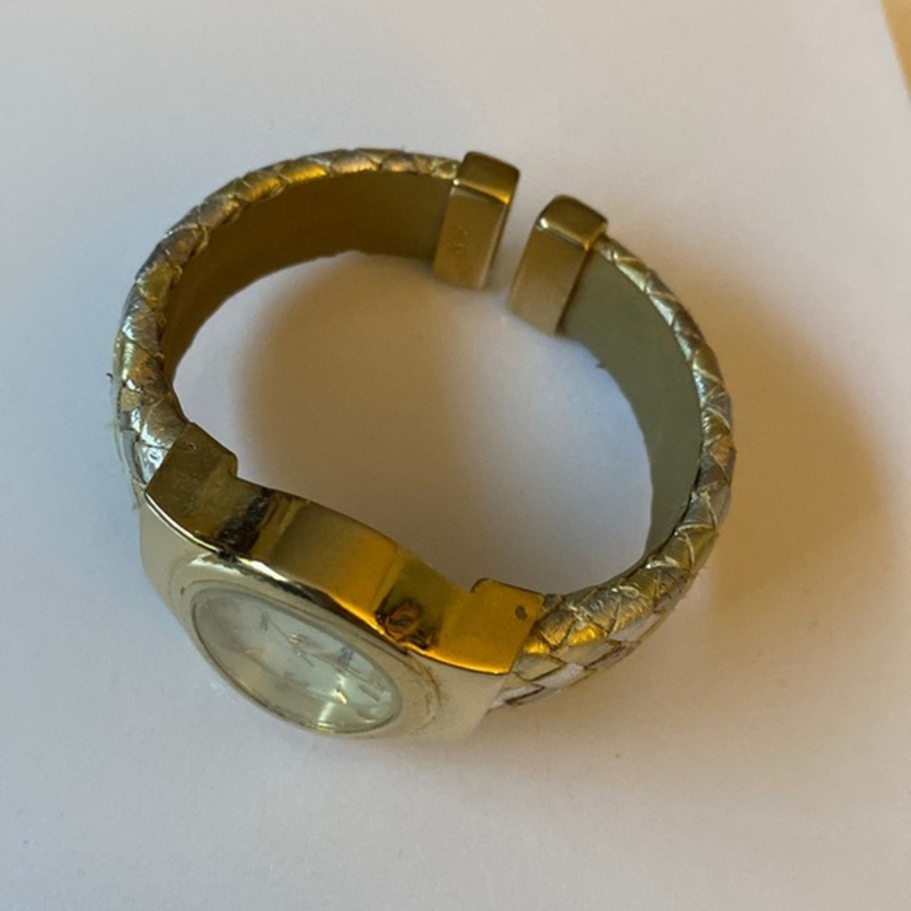 Gold tone cuff watch in quilted like gold & silver EUC needs battery